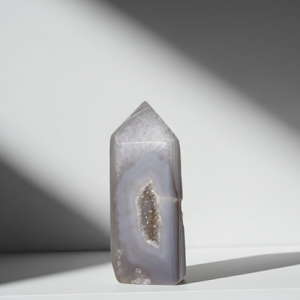 Achat Spitze mit Geode 15