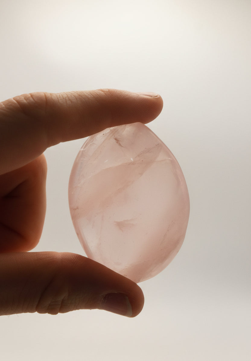 Rosenquarz Handsteine