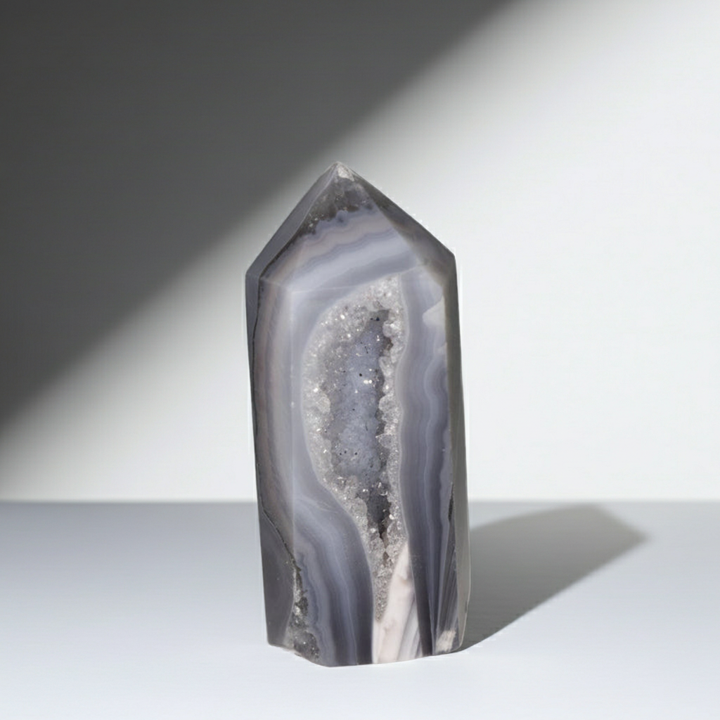 Achat Spitze mit Geode 14