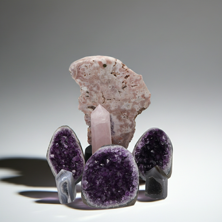 Verschiedene strahlende kristalle, Stufen Drusen geoden und Minerale in allen farben und größen