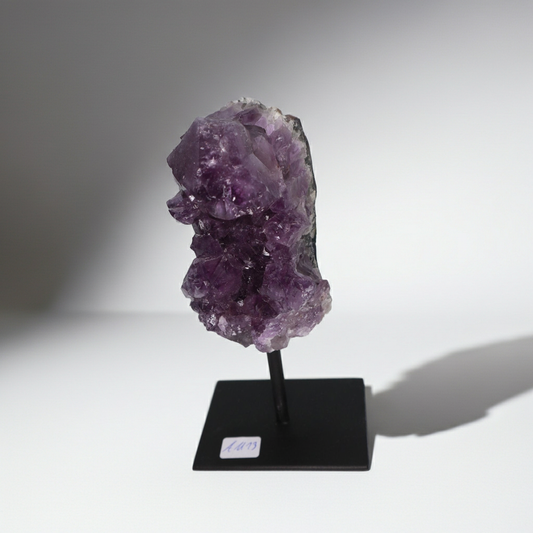Amethyst auf Metallständer 13