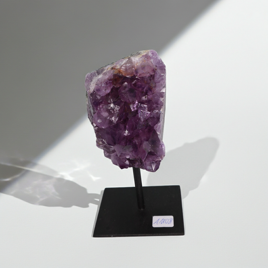Amethyst auf Metallständer 08