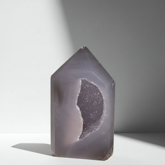 Achat Spitze mit Geode 13