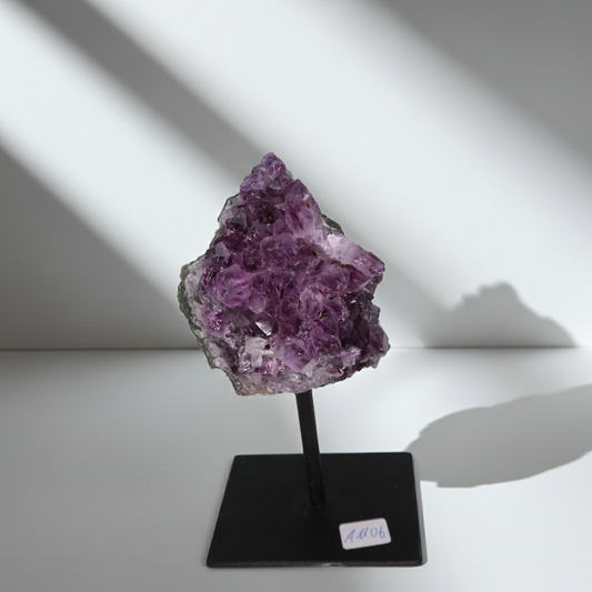 Amethyst auf Metallständer 06