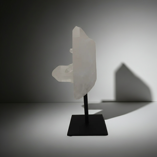 Bergkristall auf Metallständer 01