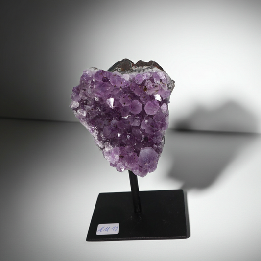 Amethyst auf Metallständer 12