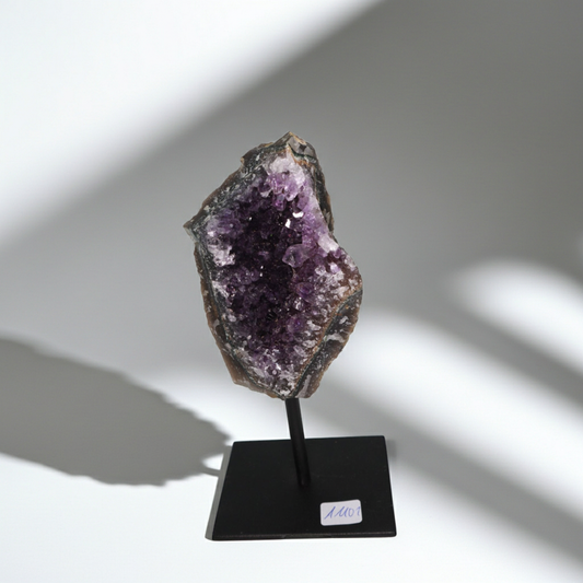 Amethyst auf Metallständer 01