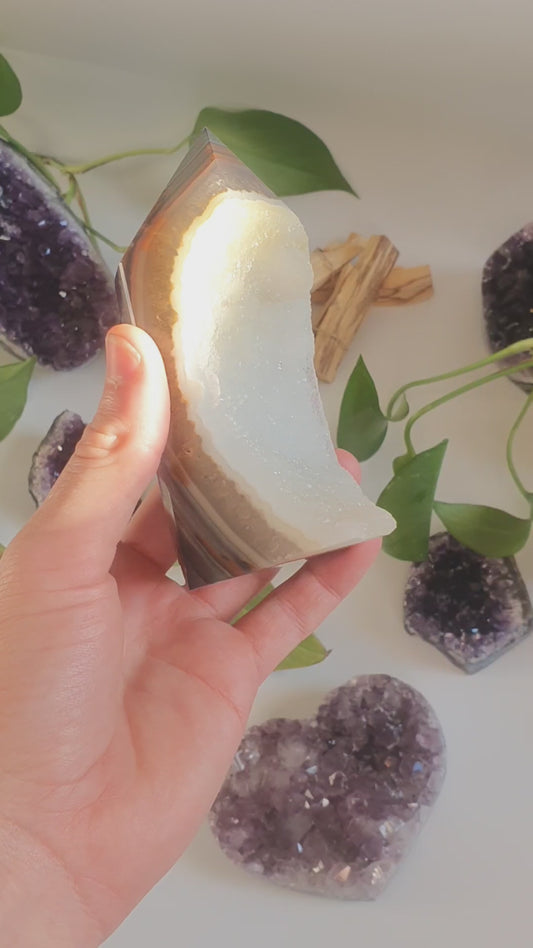 Achat Spitze mit Geode 01